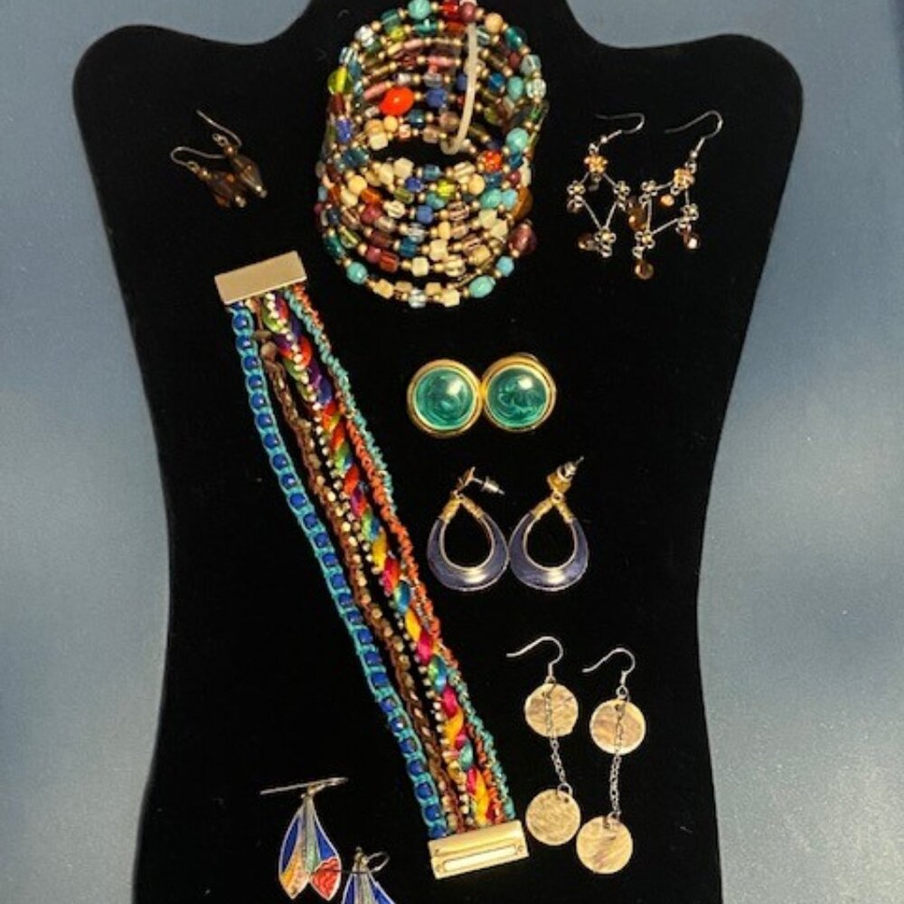 Costume jewelry lot - BOHO/beach theme 12 pc